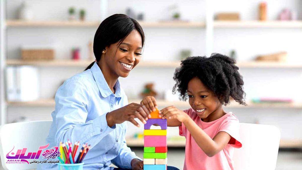 چه زمانی از بازی درمانی استفاده میشود؟