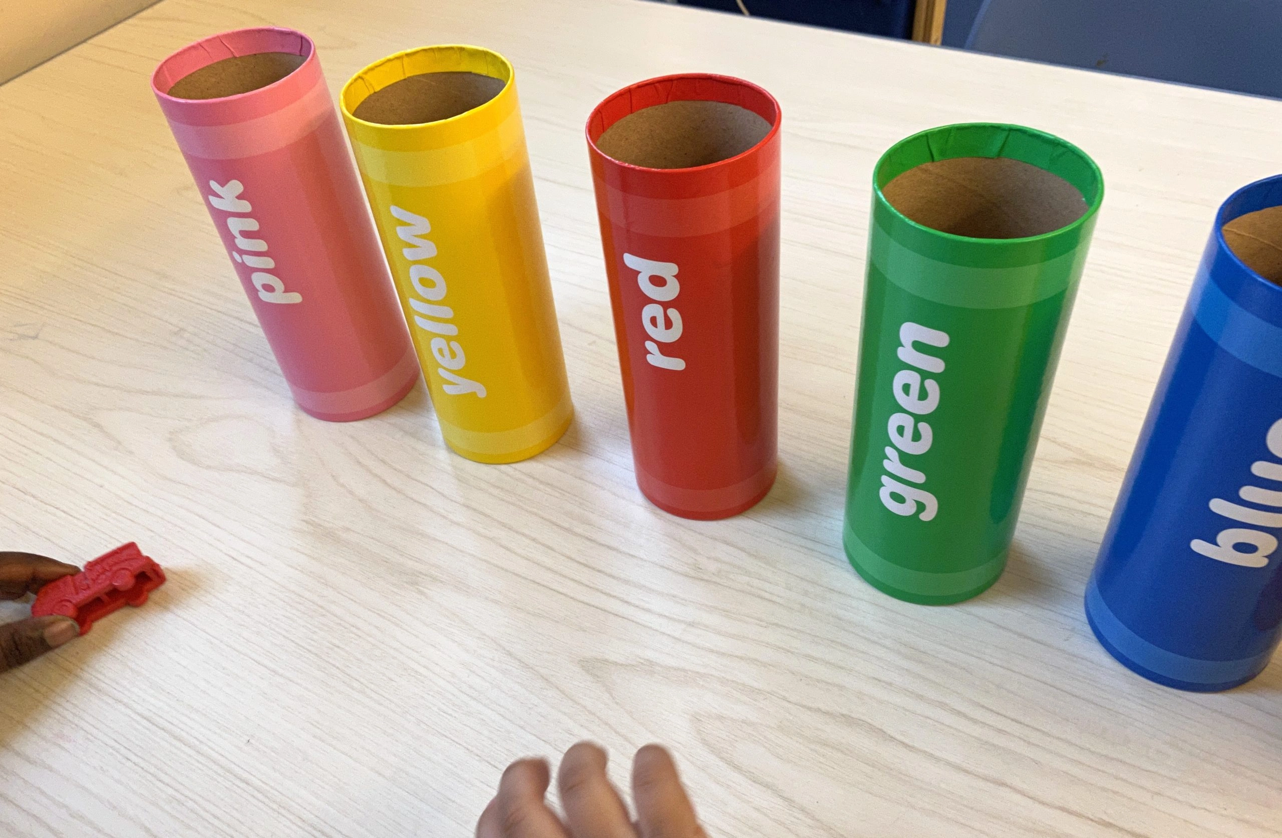 انواع روش های آموزش رنگ‌ها به کودکان اوتیسم