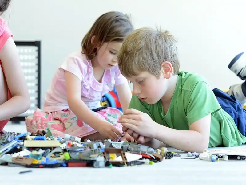 بررسی یک بازی ساده برای تشخیص اوتیسم