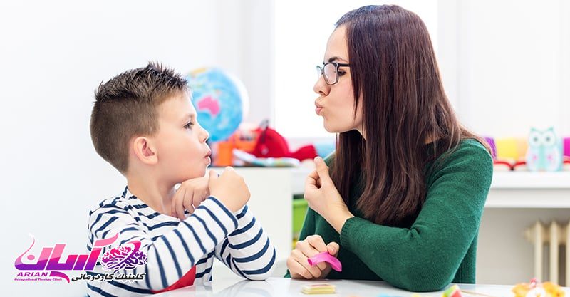 اهداف گفتار درمانی در کودکان ۲ ساله