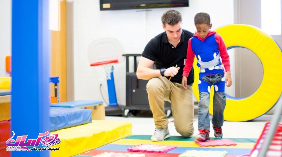 کار درمانی کشش عضلات کودکان