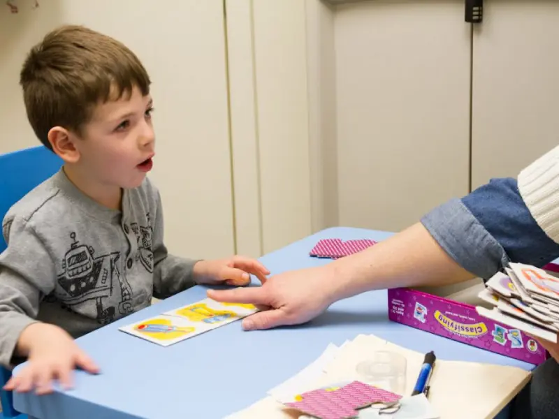 تکنیک‌های بازتوانی حافظه و تمرکز در سخن گفتن بعد از سکته مغزی